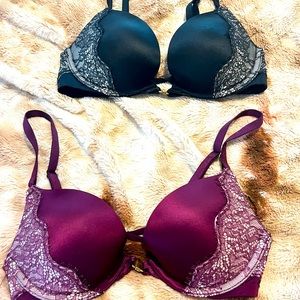 ✨TWO VICTORIA SECRET FRONT CLASP BRAS HARDLY WORN!!!✨